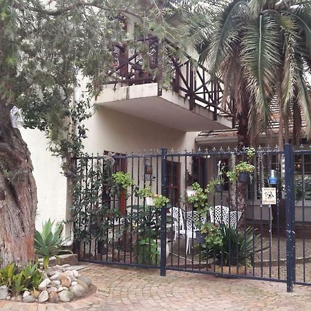 Mavilla Stellenbosch B&B エクステリア 写真