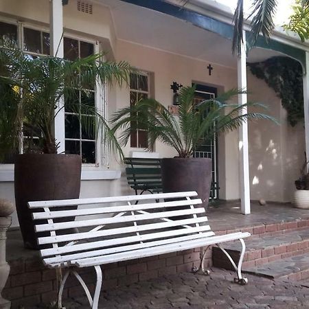 Mavilla Stellenbosch B&B エクステリア 写真
