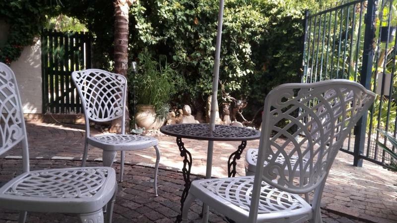 Mavilla Stellenbosch B&B エクステリア 写真